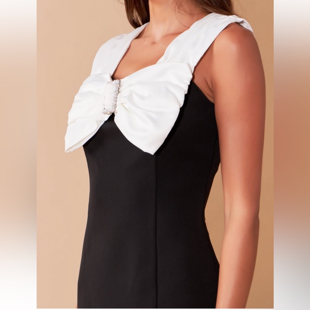 Chic Black & White Mini Dress with Bow Accent
